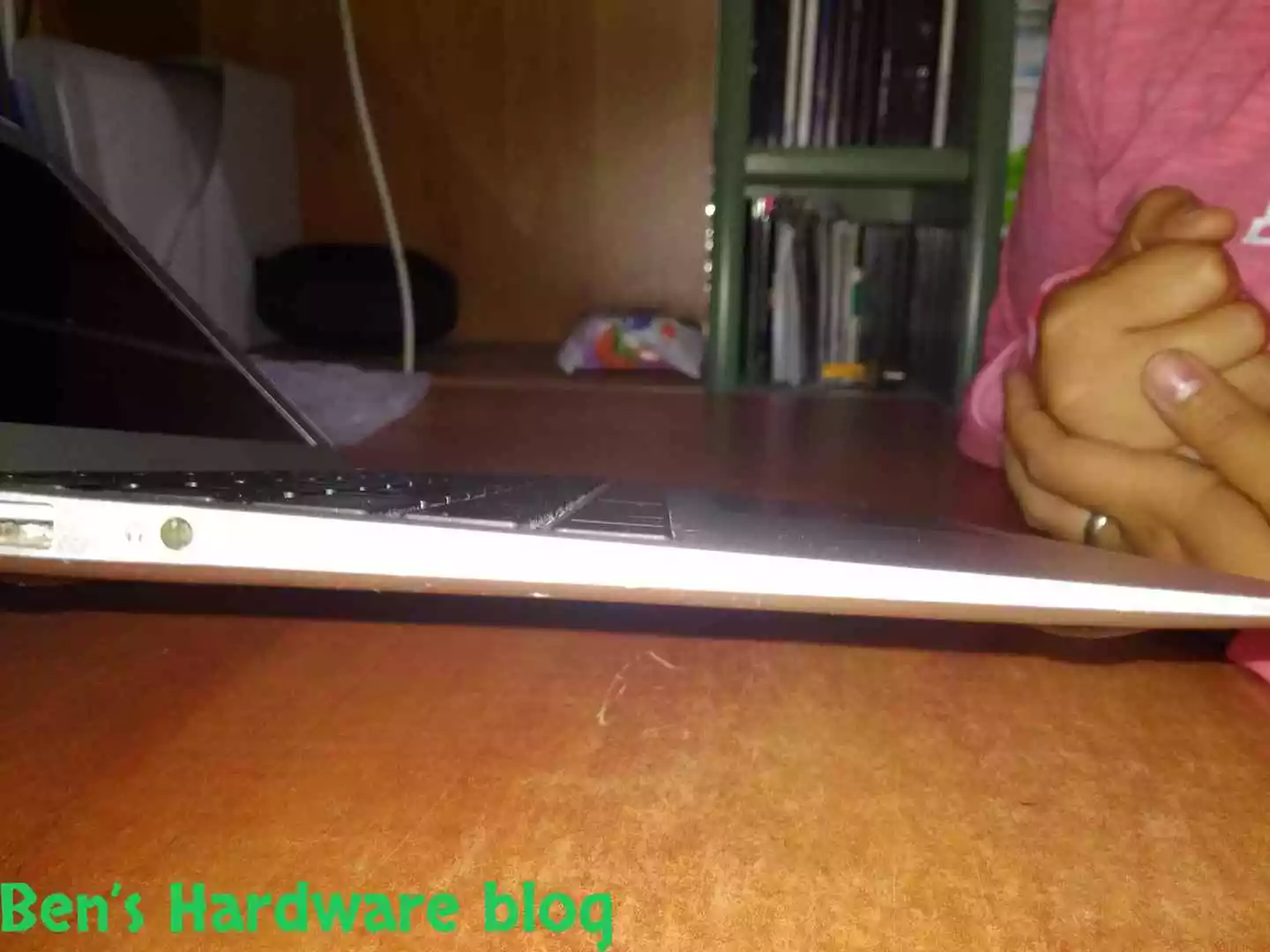 Replacing_a_Battery_for_a_MacBook_Air_2009139.webp