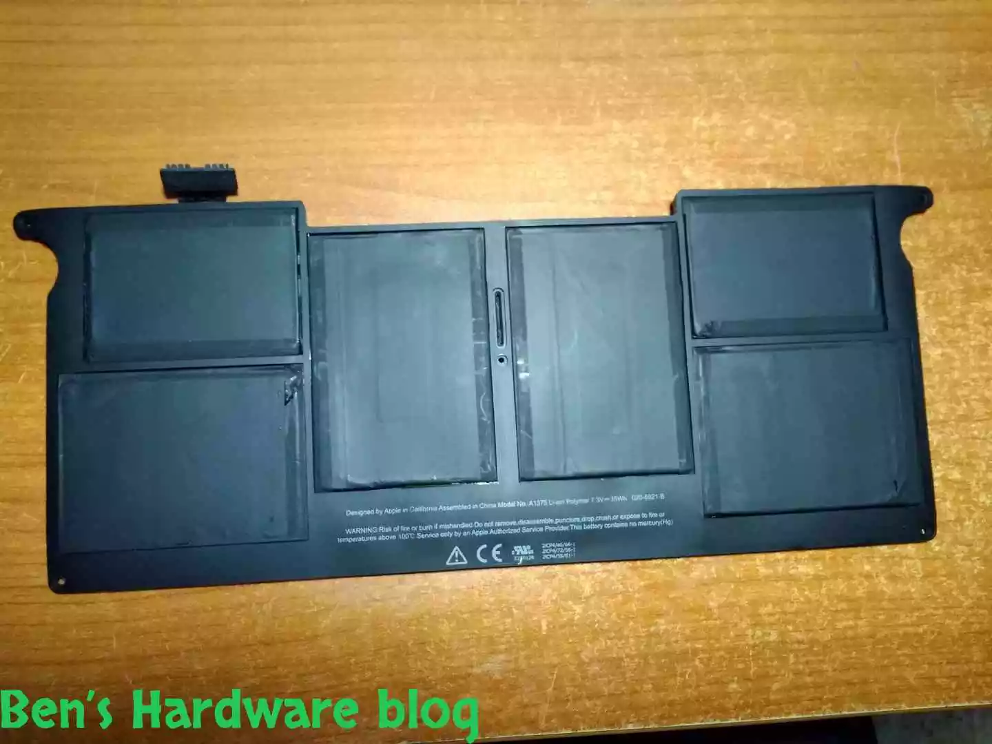 Replacing_a_Battery_for_a_MacBook_Air_2009148.webp
