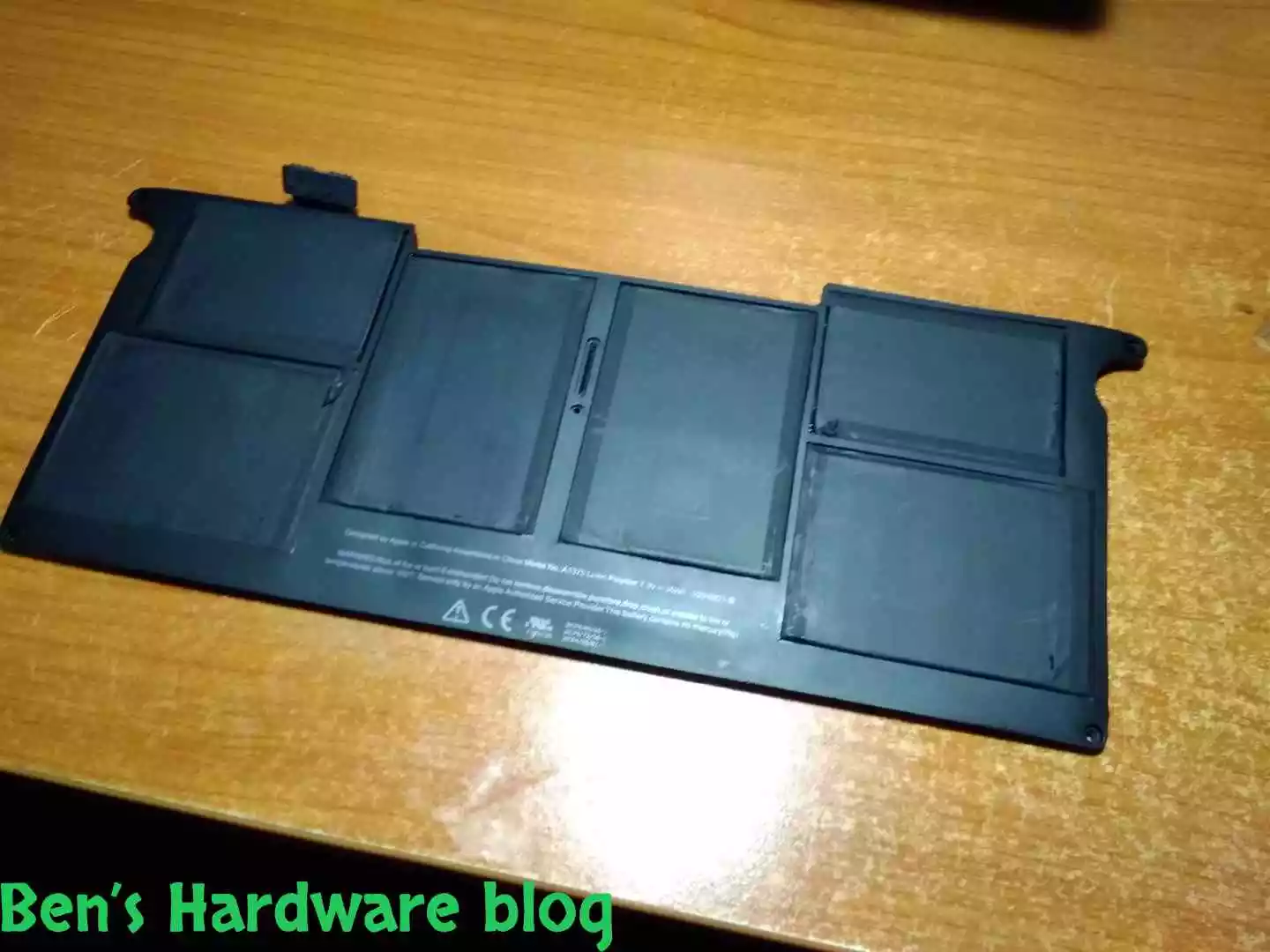 Replacing_a_Battery_for_a_MacBook_Air_2009249.webp
