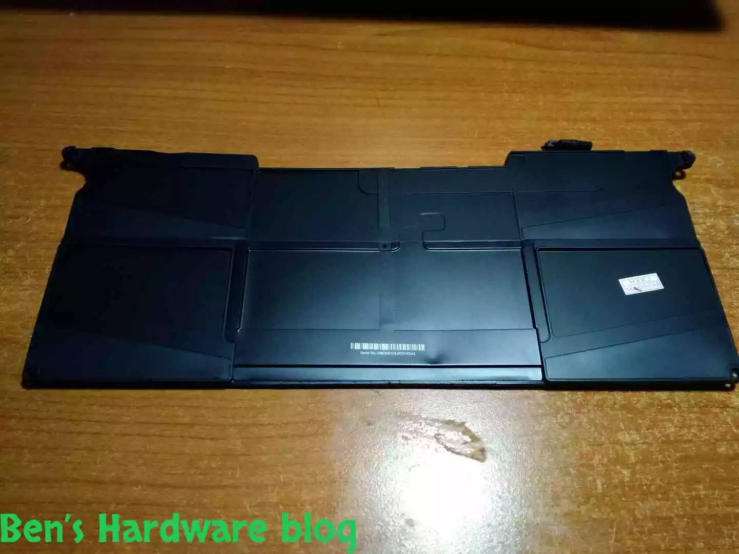 Replacing_a_Battery_for_a_MacBook_Air_2009328.webp