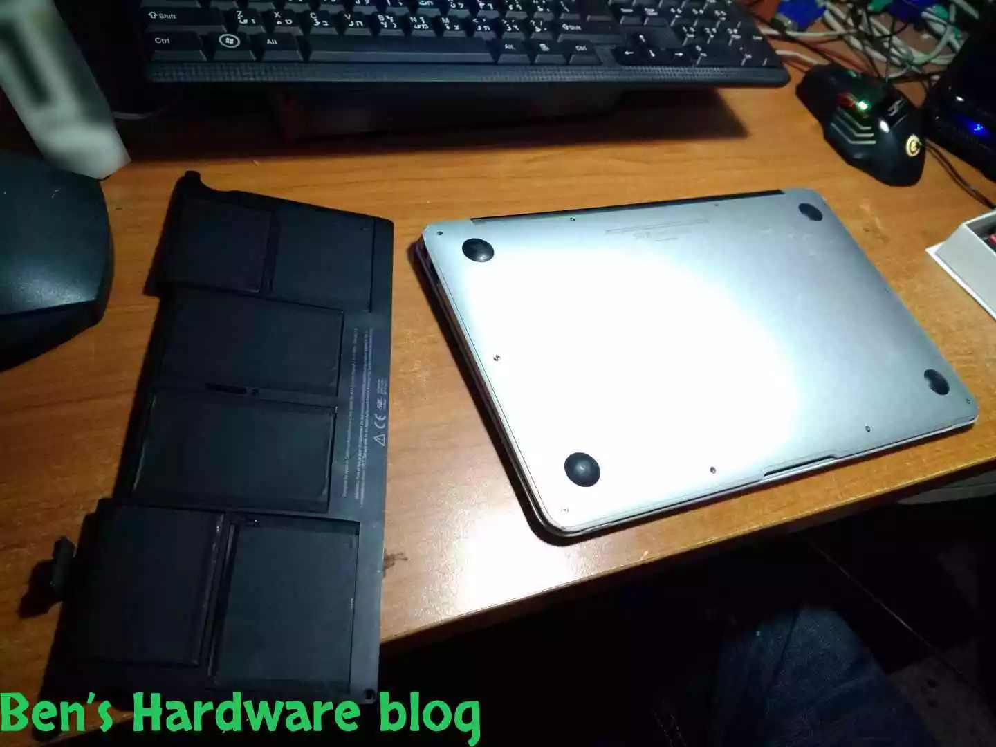 Replacing_a_Battery_for_a_MacBook_Air_2009350.webp