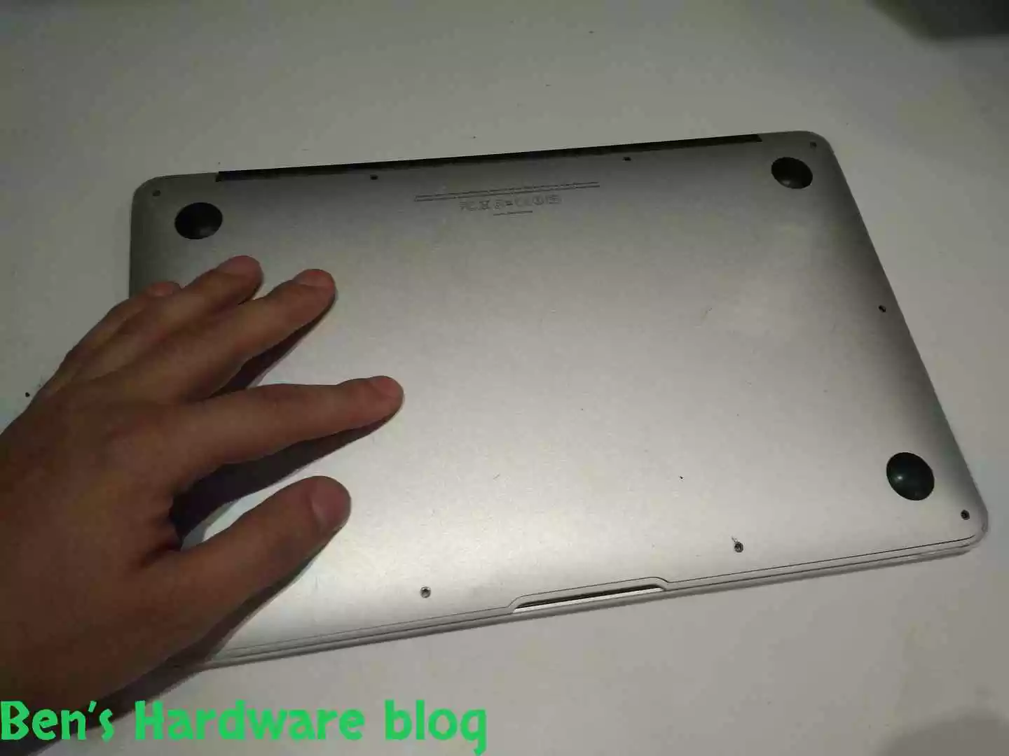Replacing_a_Battery_for_a_MacBook_Air_20094118.webp