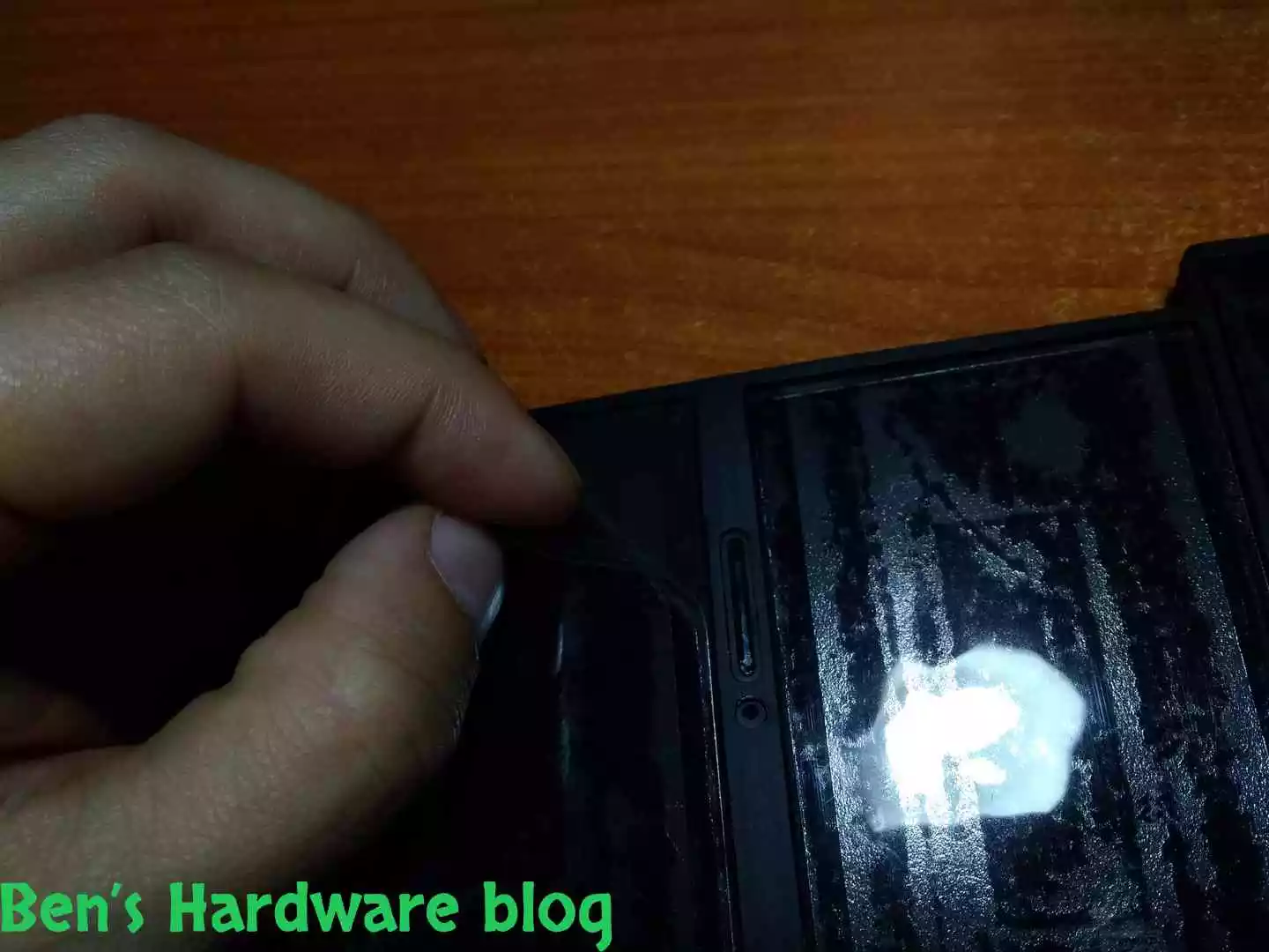 Replacing_a_Battery_for_a_MacBook_Air_2009440.webp