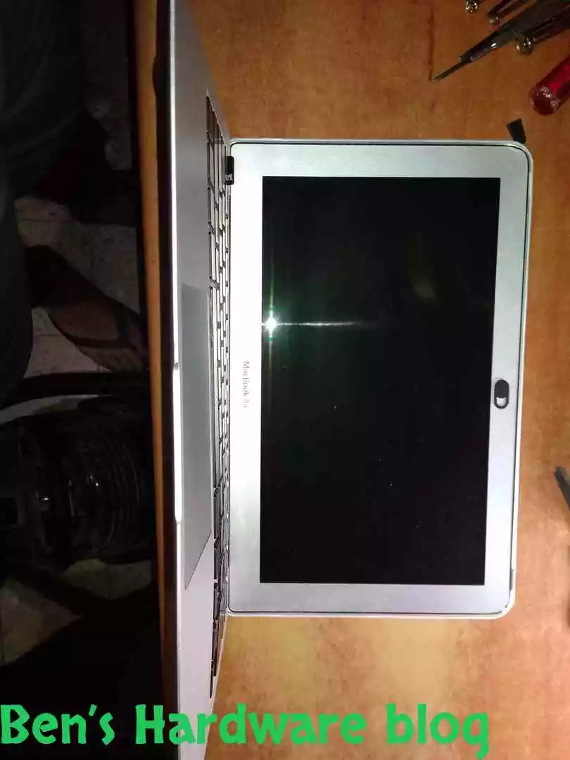Replacing_a_Battery_for_a_MacBook_Air_200946.webp