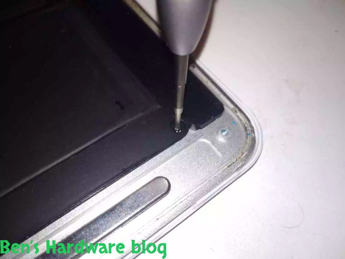 Replacing_a_Battery_for_a_MacBook_Air_2009495.webp