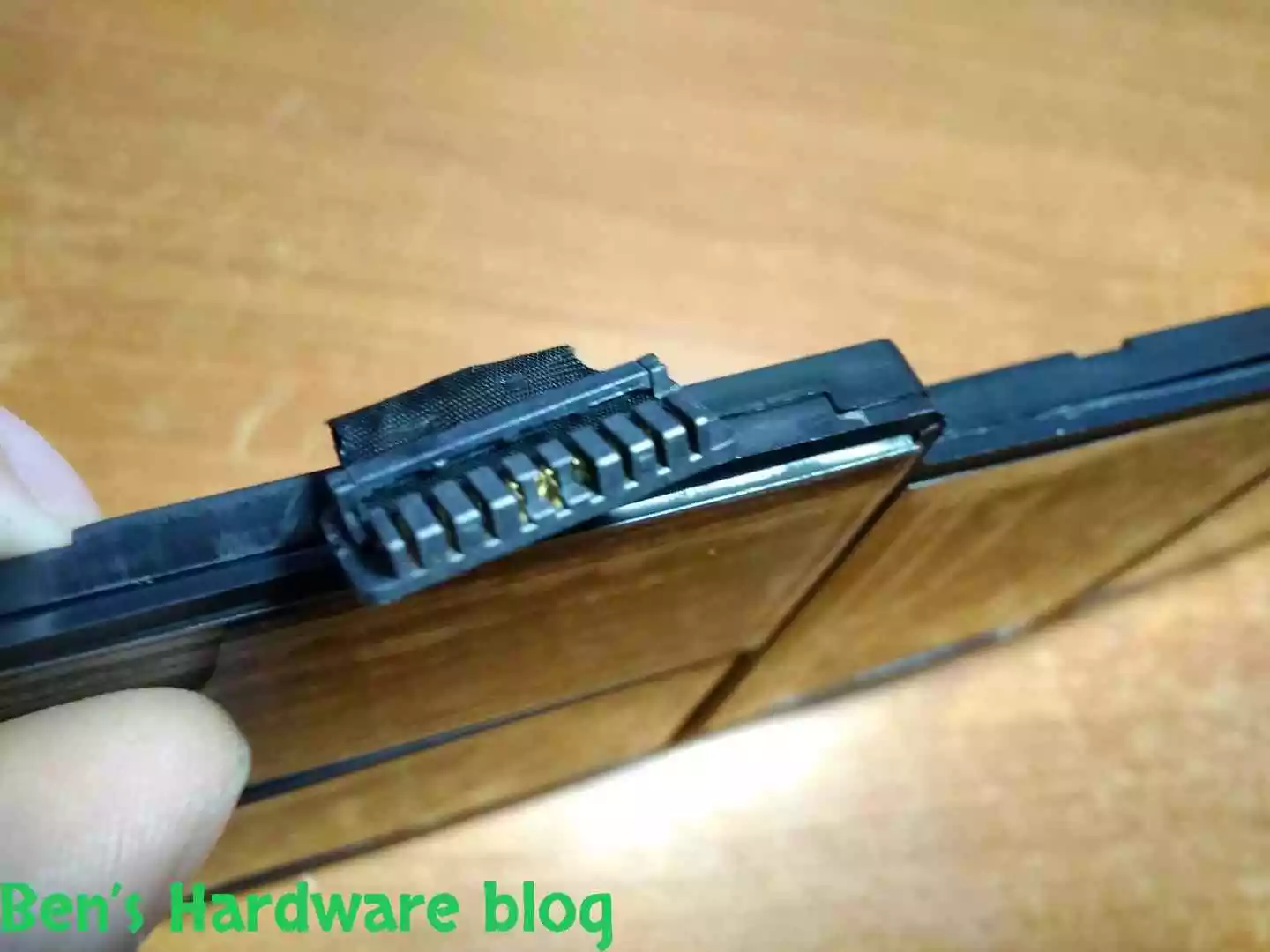 Replacing_a_Battery_for_a_MacBook_Air_2009530.webp