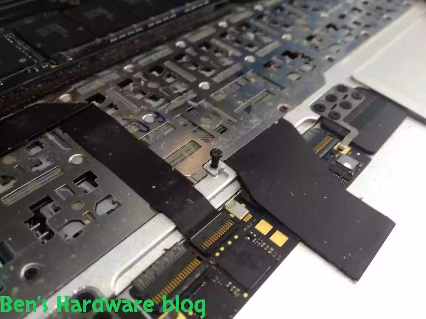 Replacing_a_Battery_for_a_MacBook_Air_200958.webp