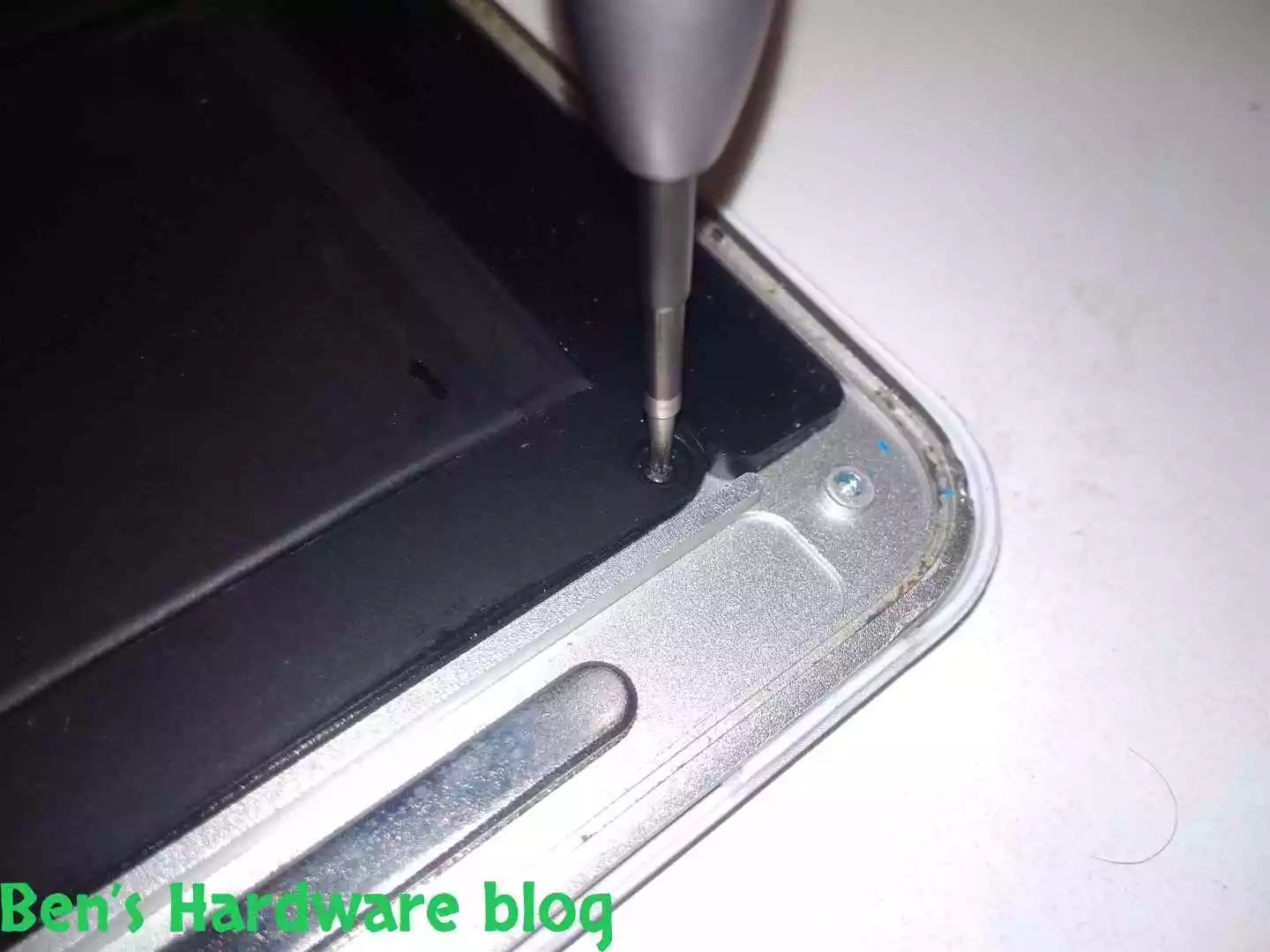 Replacing_a_Battery_for_a_MacBook_Air_2009596.webp
