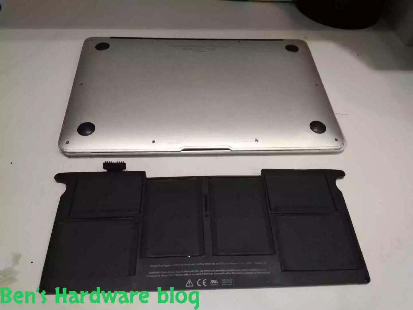 Replacing_a_Battery_for_a_MacBook_Air_2009653.webp