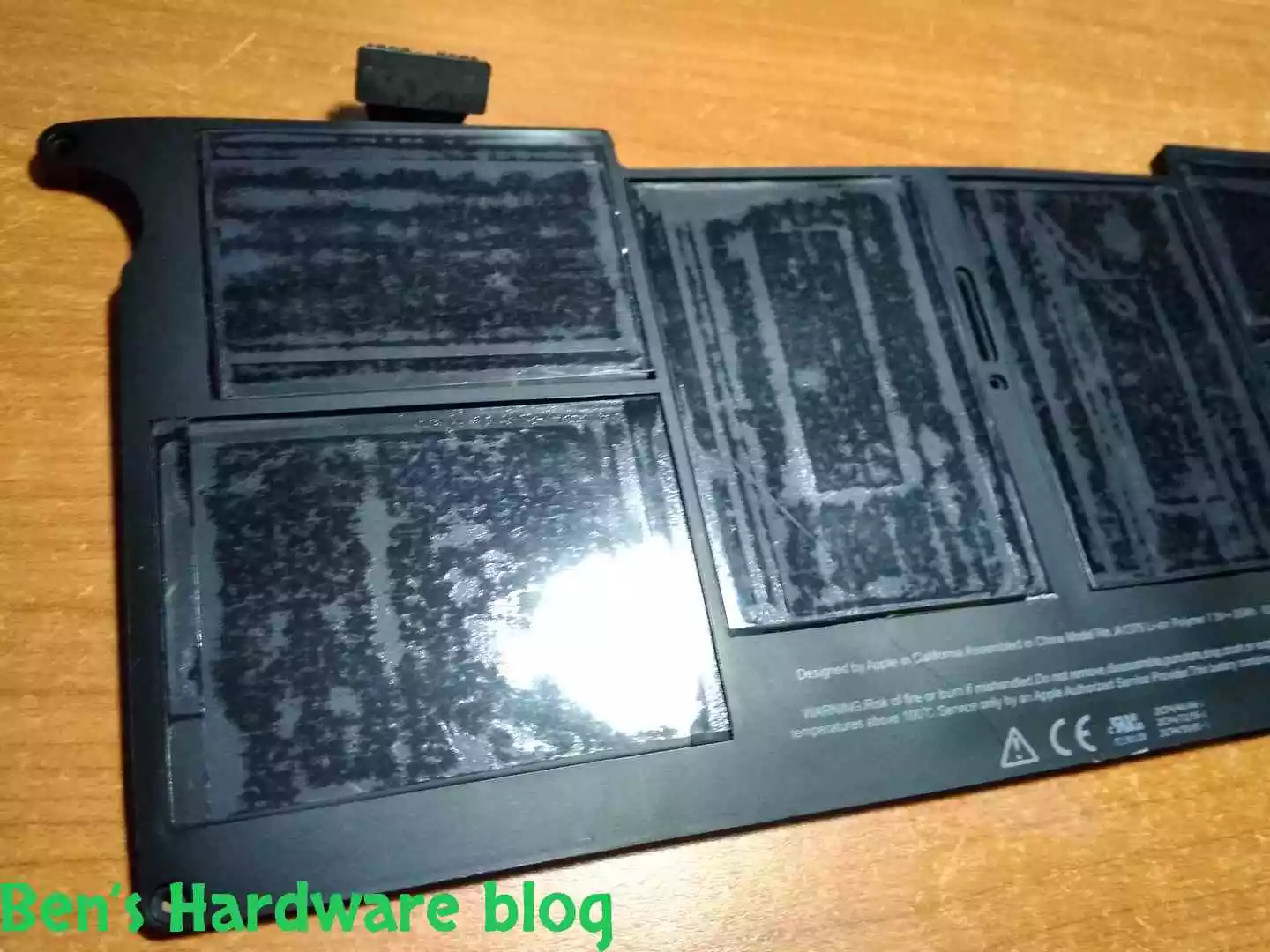 Replacing_a_Battery_for_a_MacBook_Air_2009732.webp
