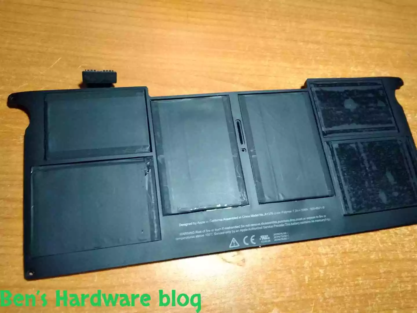 Replacing_a_Battery_for_a_MacBook_Air_2009743.webp