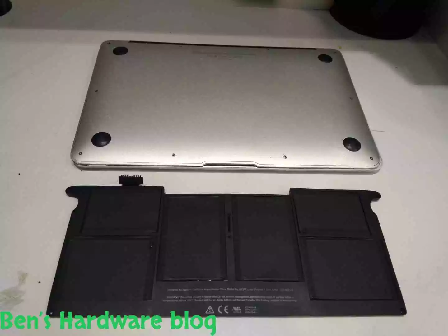 Replacing_a_Battery_for_a_MacBook_Air_2009754.webp