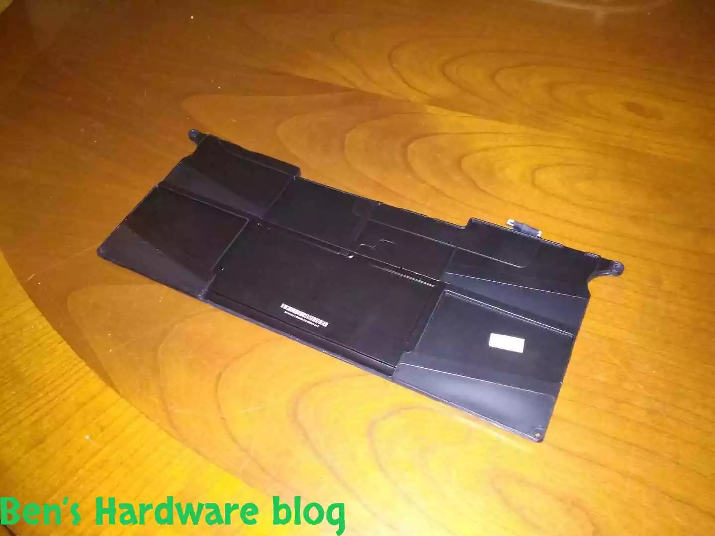 Replacing_a_Battery_for_a_MacBook_Air_2009923.webp