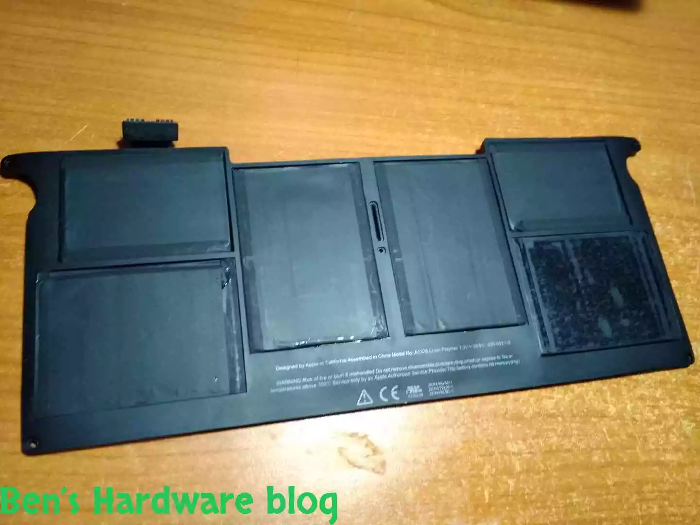 Replacing_a_Battery_for_a_MacBook_Air_2009945.webp