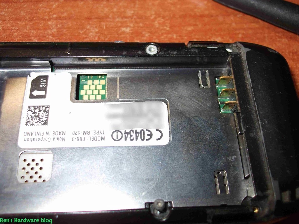 Replacing_a_Nokia_E66s_case15.webp