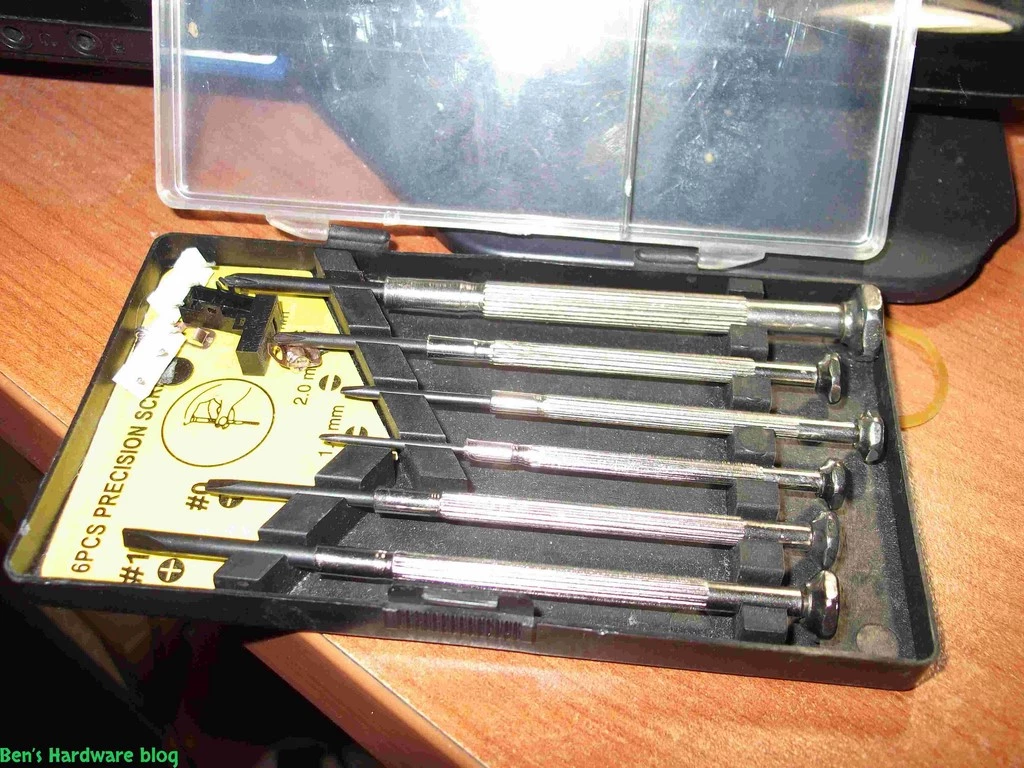 Replacing_a_Nokia_E66s_case16.webp