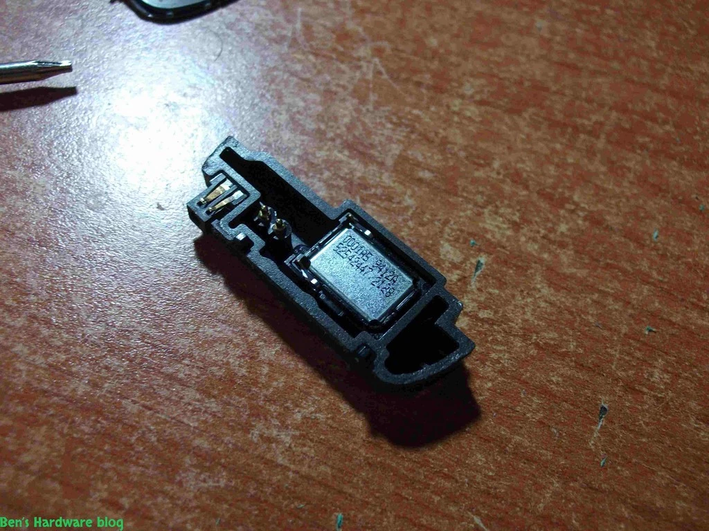 Replacing_a_Nokia_E66s_case35.webp