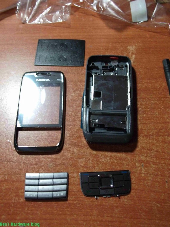 Replacing_a_Nokia_E66s_case8.webp