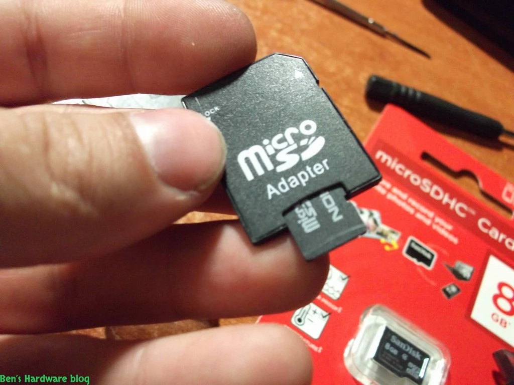 Replacing_a_Nokia_E66s_case83.webp
