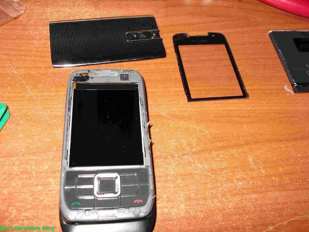 Replacing_a_Nokia_E66s_case9.webp