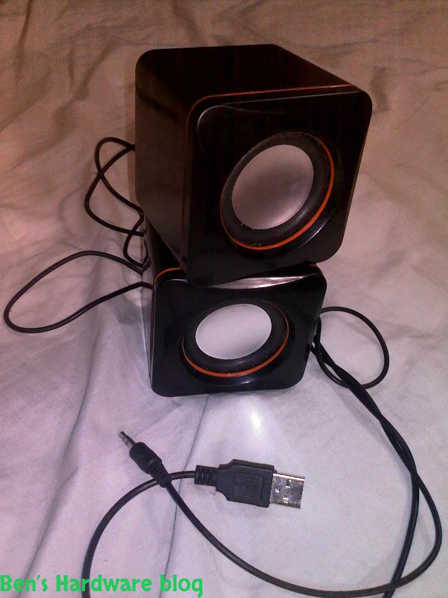 Simple_2_Speakers_Set14.webp