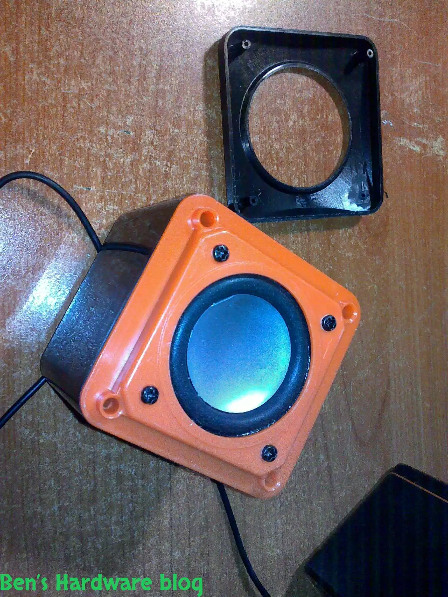 Simple_2_Speakers_Set3.webp