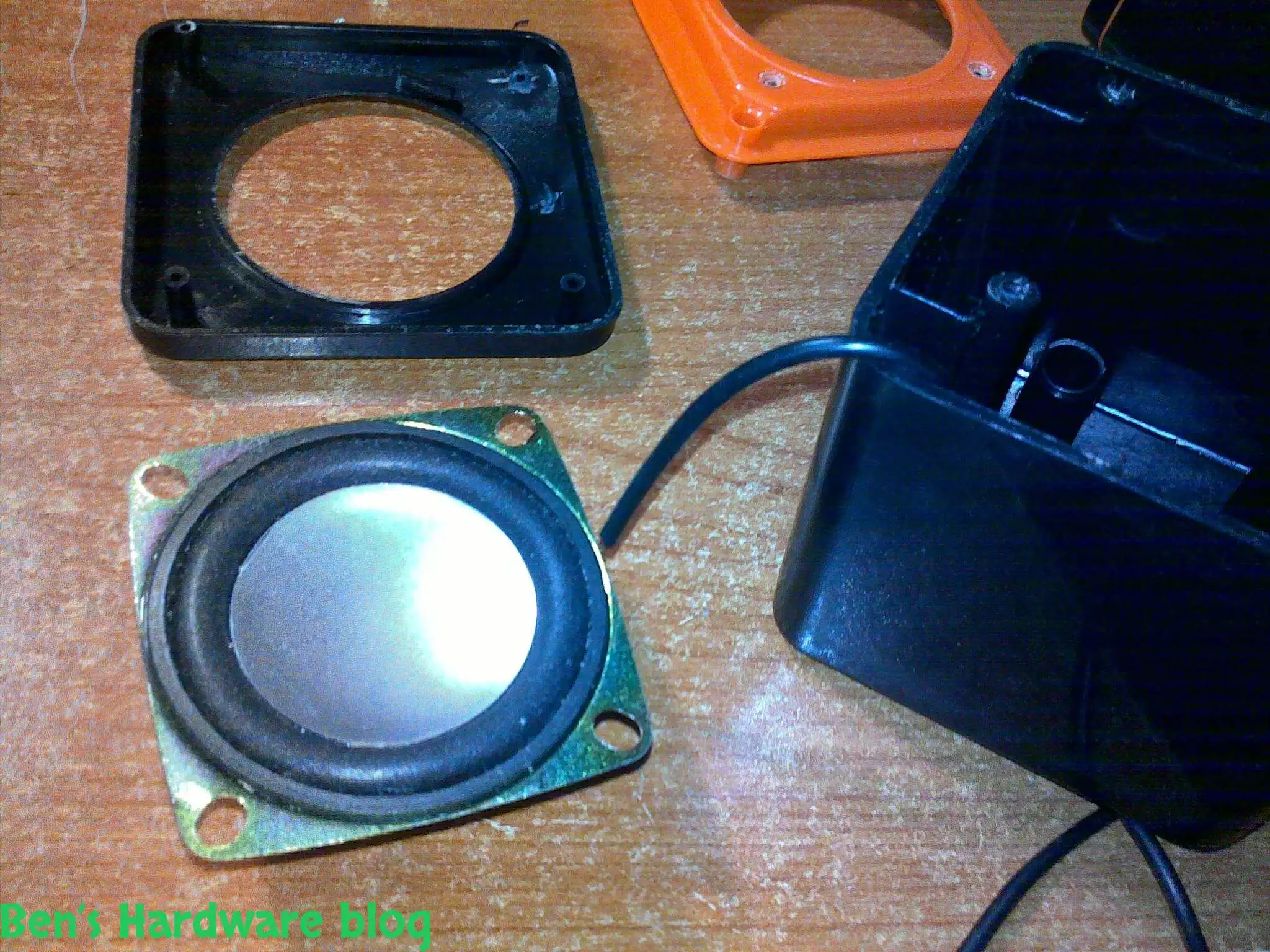 Simple_2_Speakers_Set6.webp