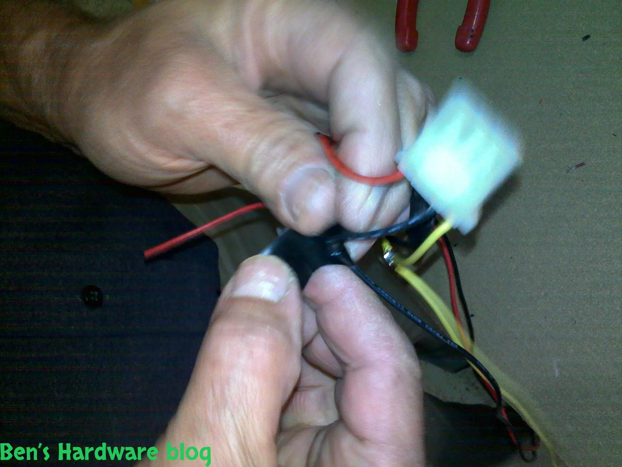 Soldering_a_Power_Splitter16.webp