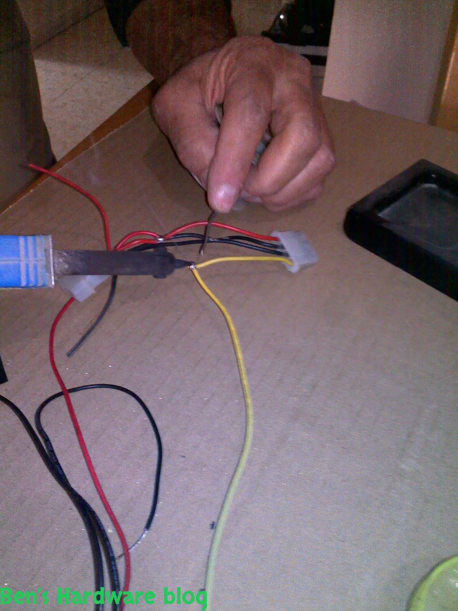 Soldering_a_Power_Splitter4.webp