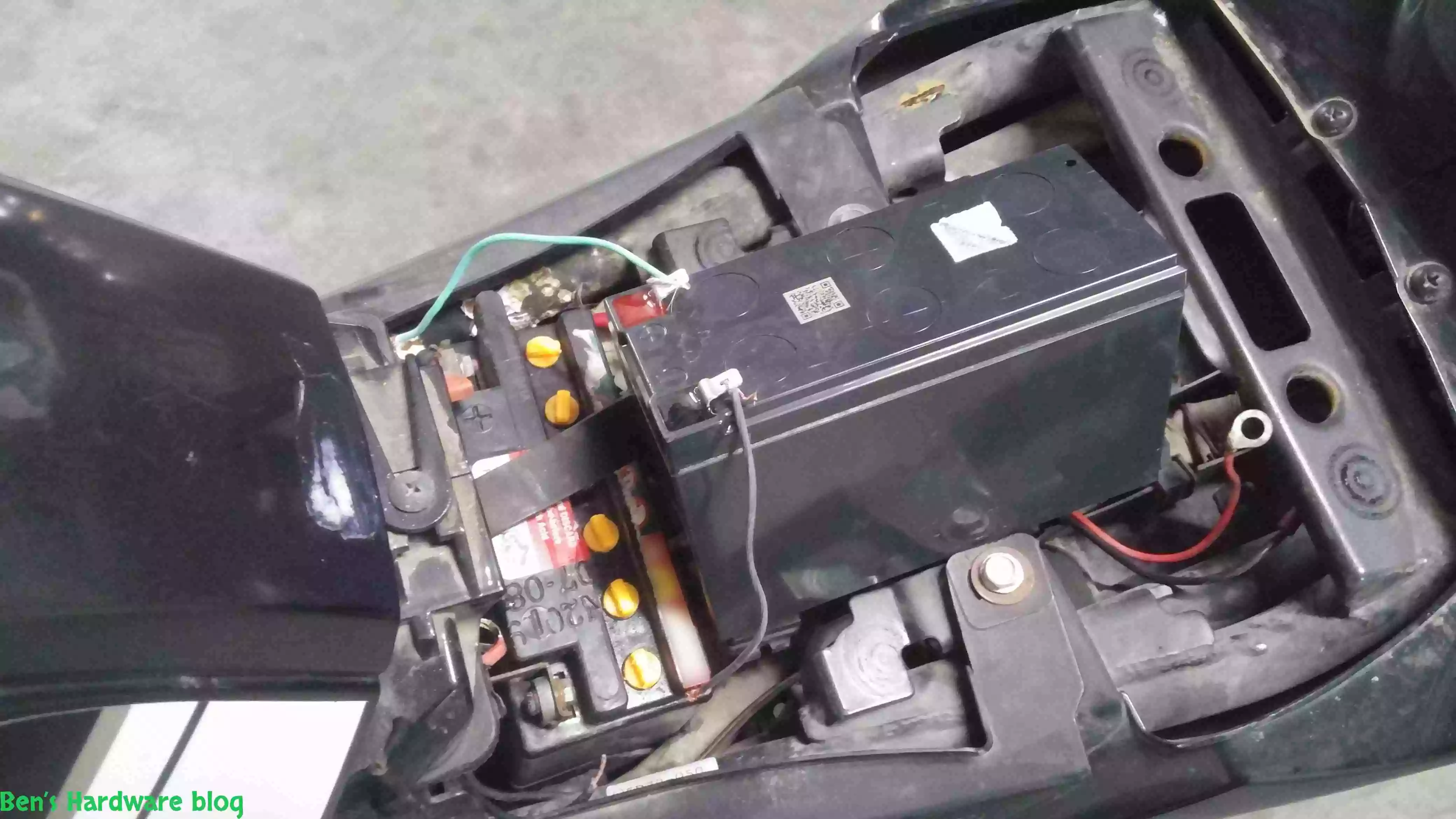 Starting_a_YZF-R125_Motorcycle_with_a_UPS_Battery8.webp