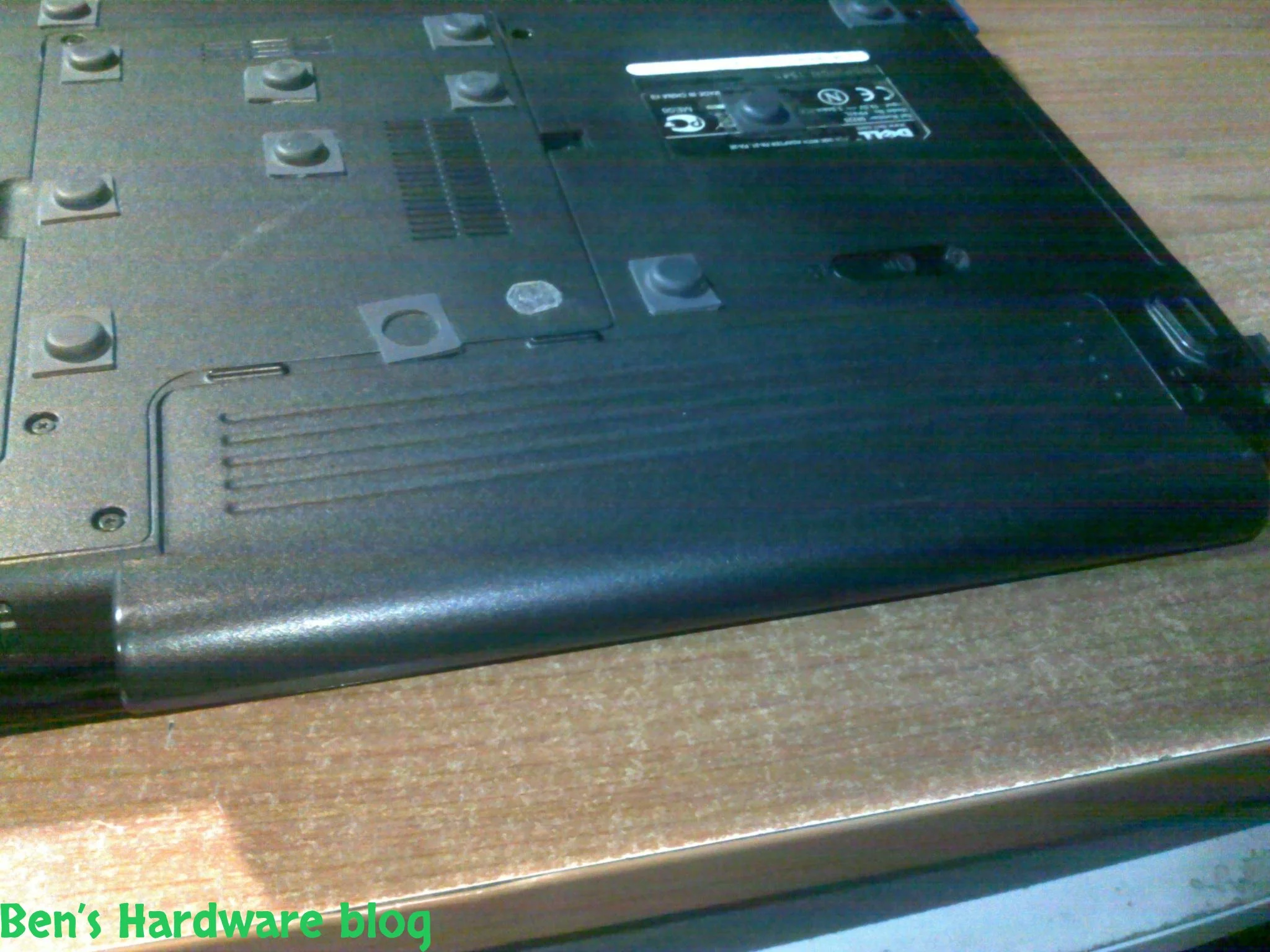 Upgrading_a_Dell_Inspiron_1545_CPU2.webp