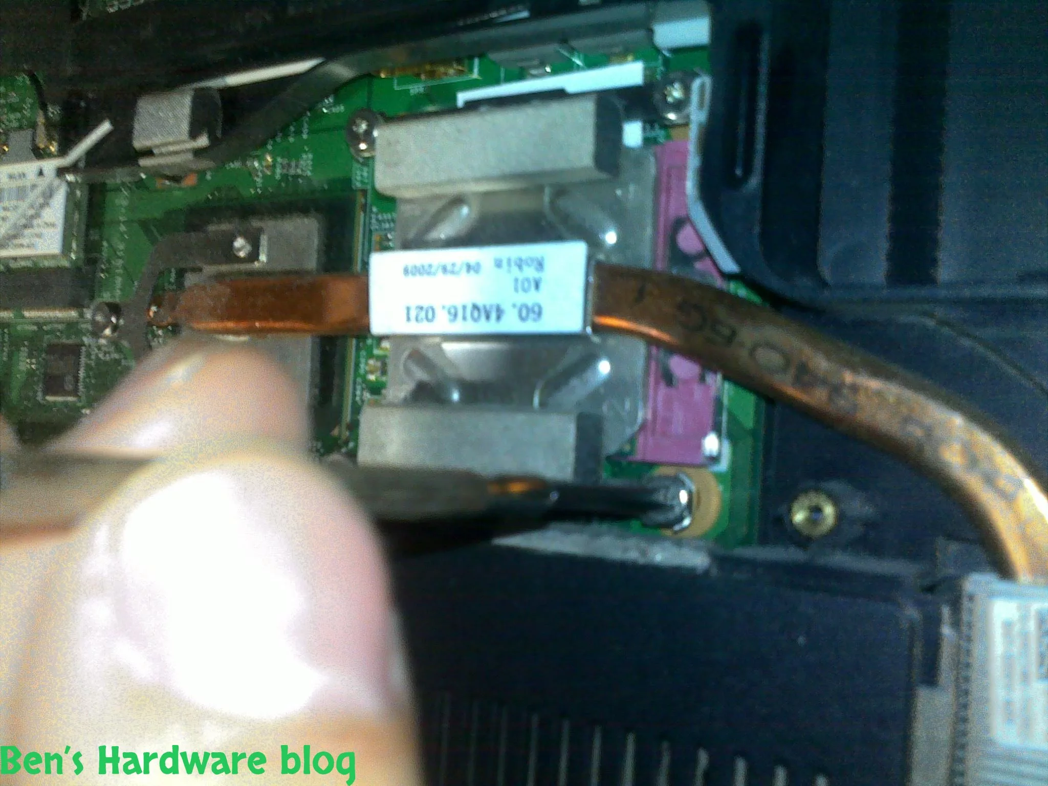 Upgrading_a_Dell_Inspiron_1545_CPU24.webp
