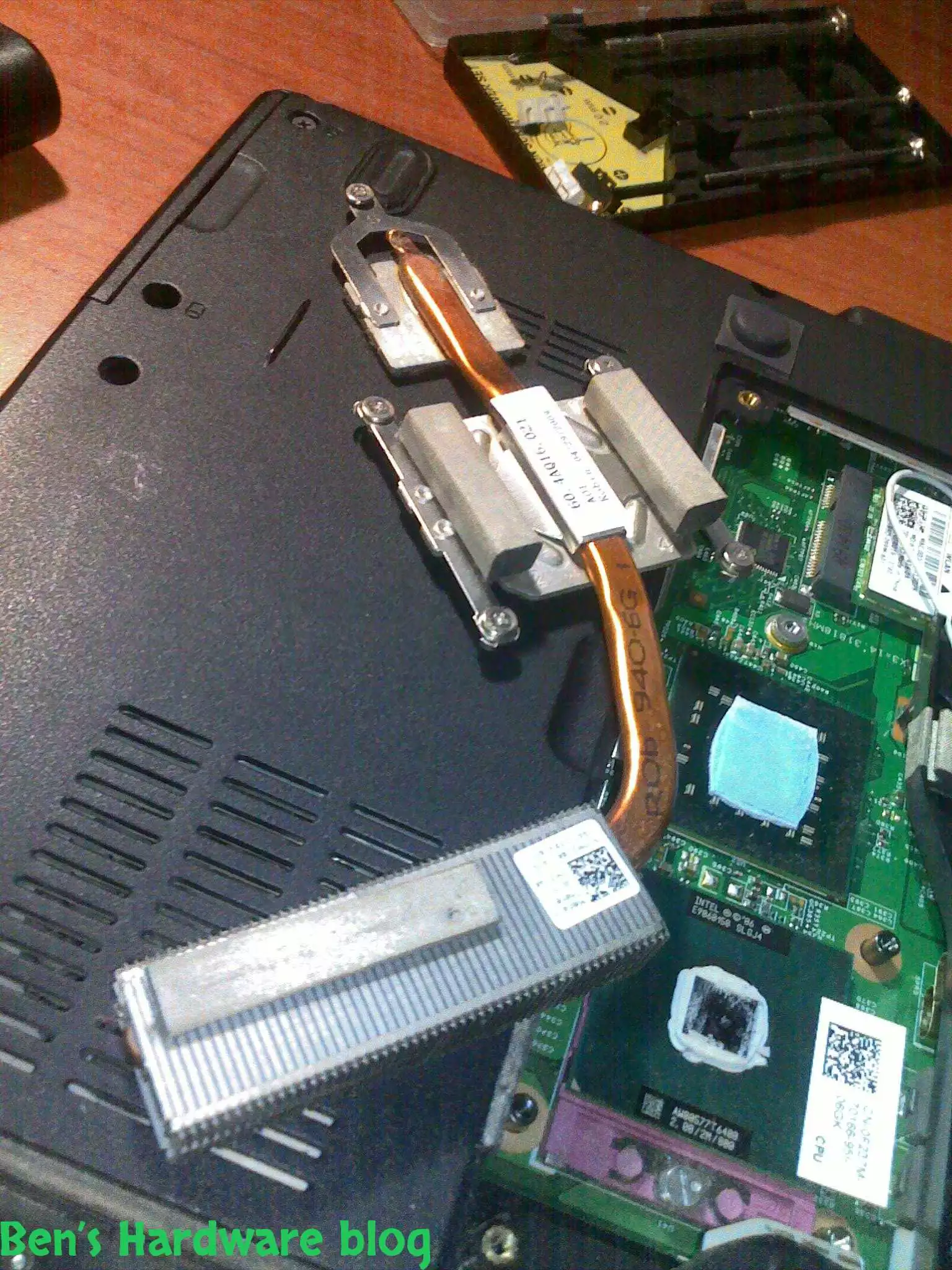 Upgrading_a_Dell_Inspiron_1545_CPU25.webp
