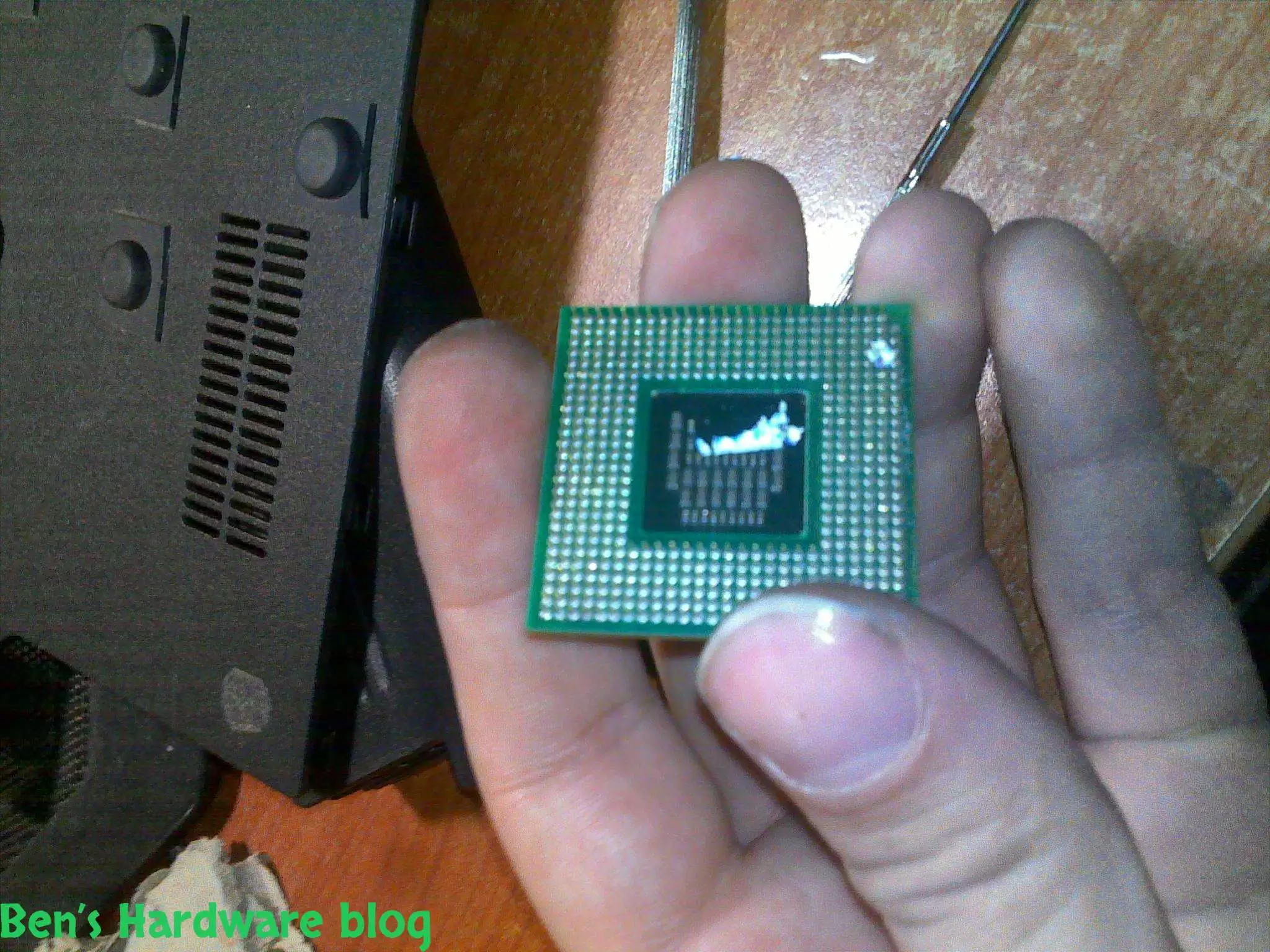 Upgrading_a_Dell_Inspiron_1545_CPU34.webp