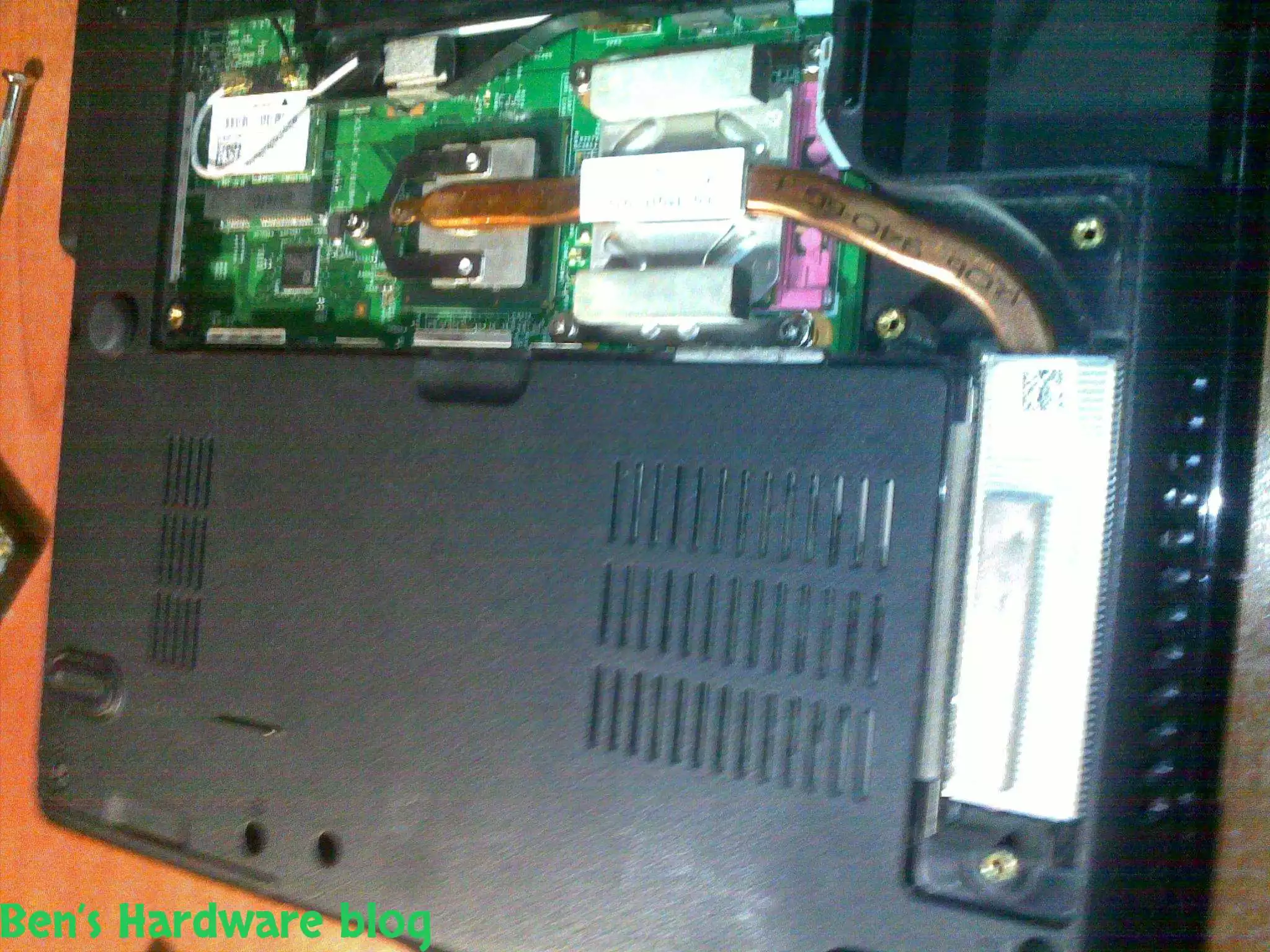 Upgrading_a_Dell_Inspiron_1545_CPU43.webp
