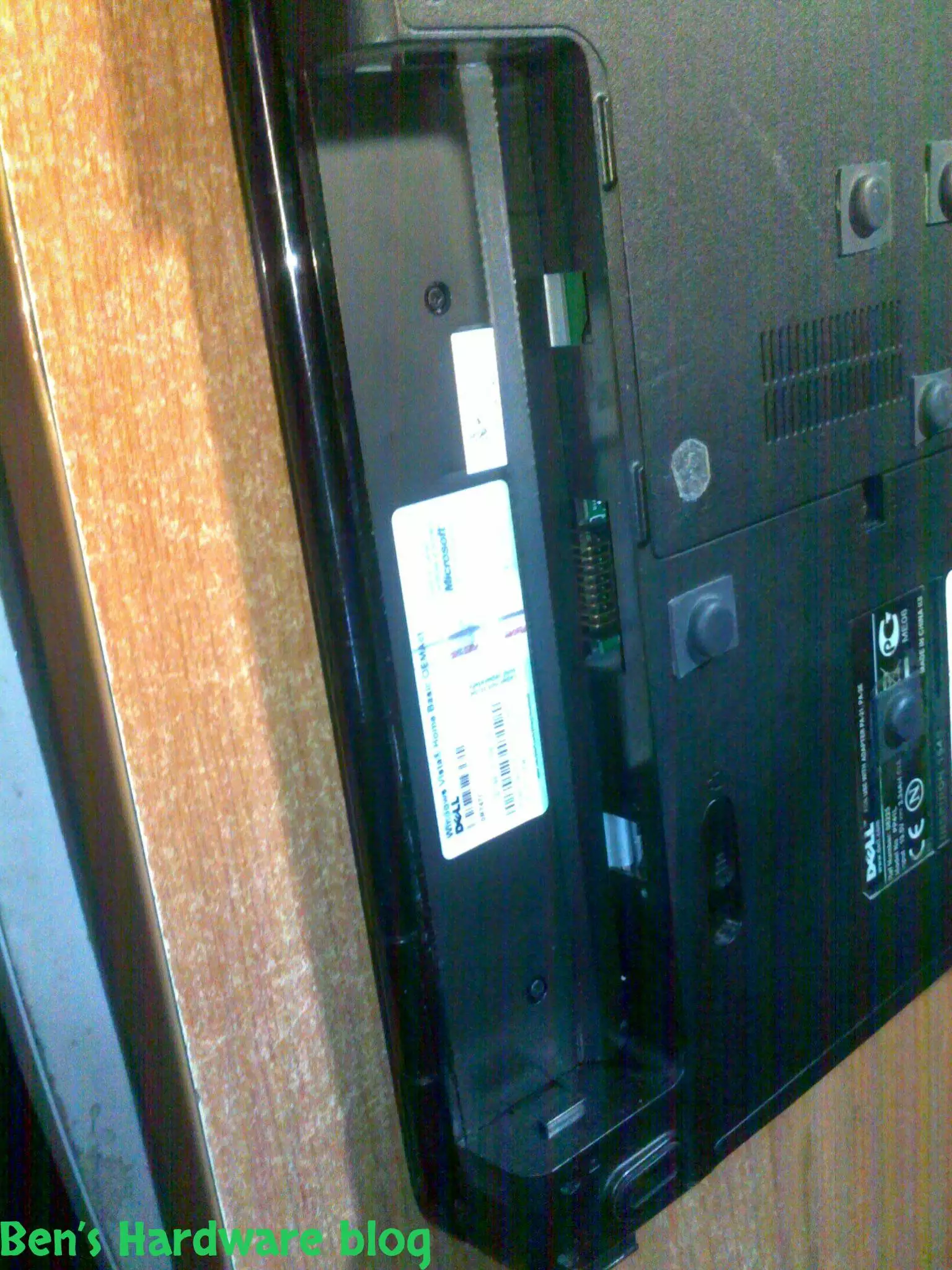 Upgrading_a_Dell_Inspiron_1545_CPU5.webp