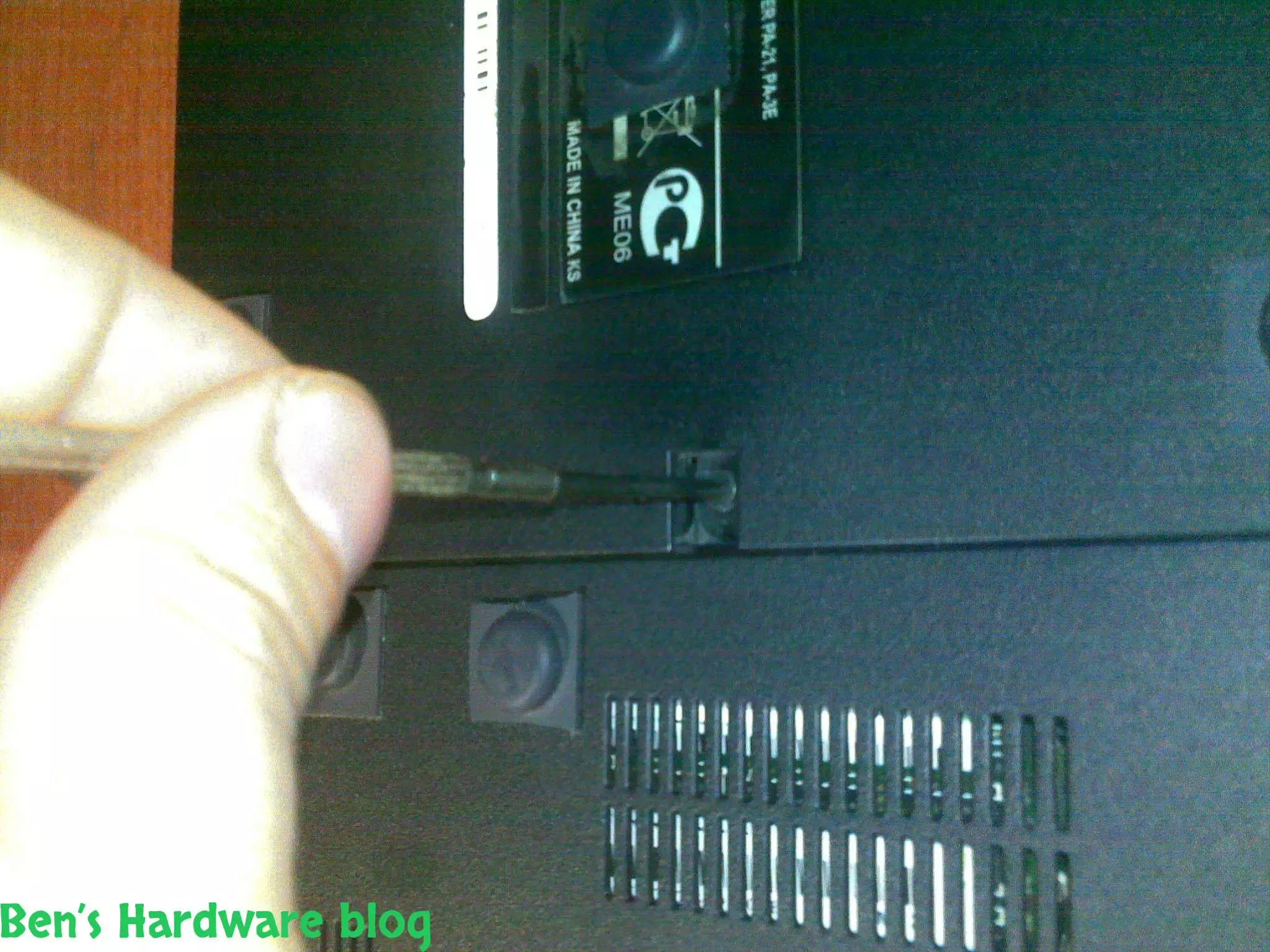Upgrading_a_Dell_Inspiron_1545_CPU7.webp