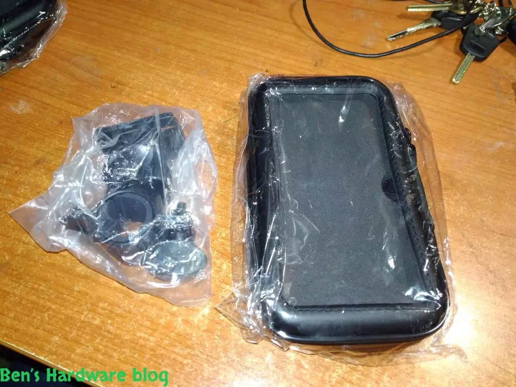 WaterProof_Smartphone_Motorcycle_Case1.webp