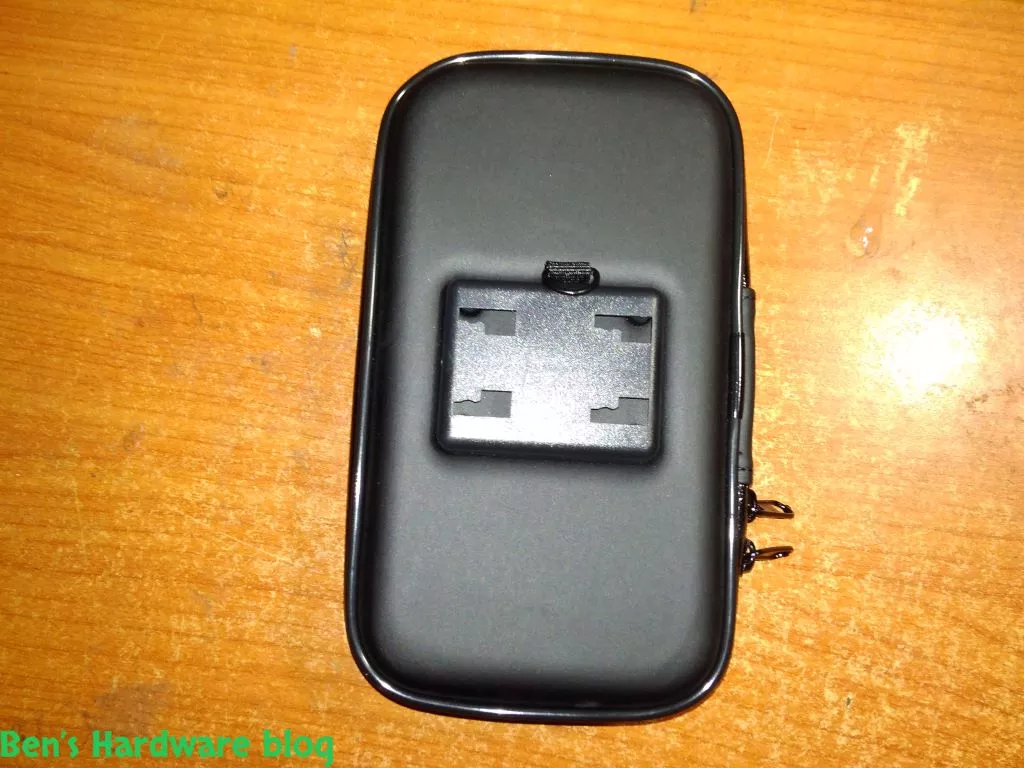 WaterProof_Smartphone_Motorcycle_Case2.webp