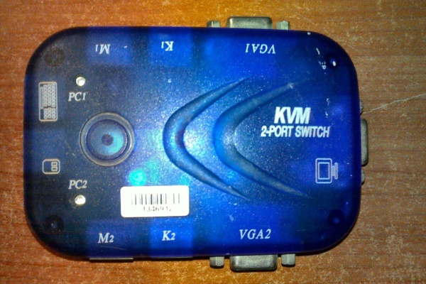 KVM-2\4 PORT SWITCH
